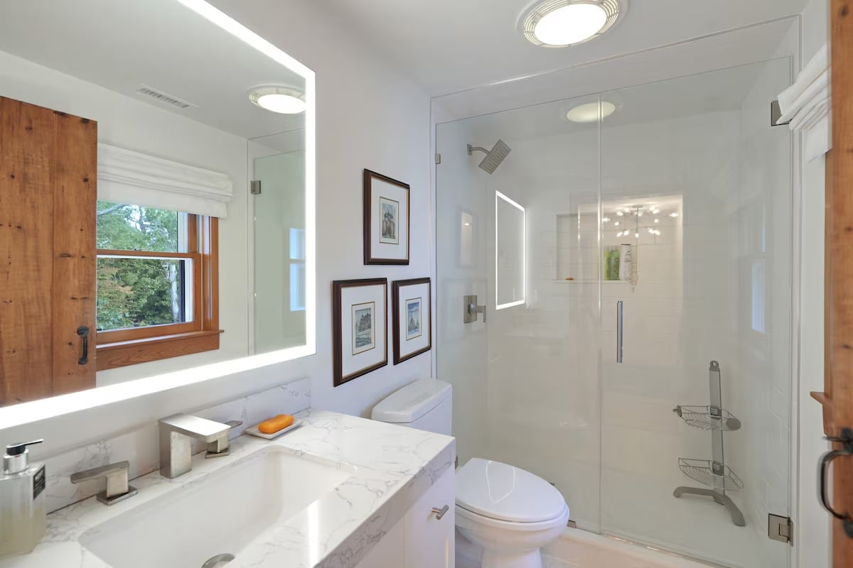 Renovated Oak Bluffs Retreat With Lagoon Access