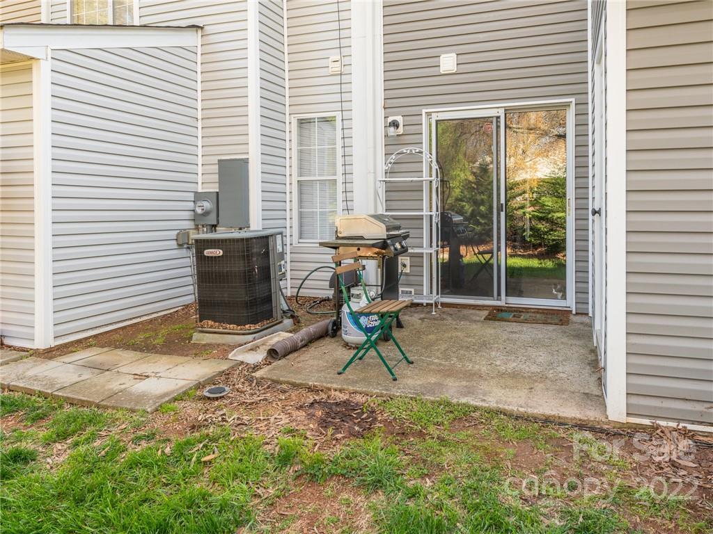 8251 Golf Ridge Dr