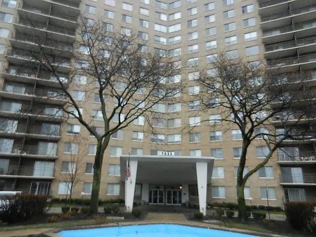 7033 N Kedzie AVE 714