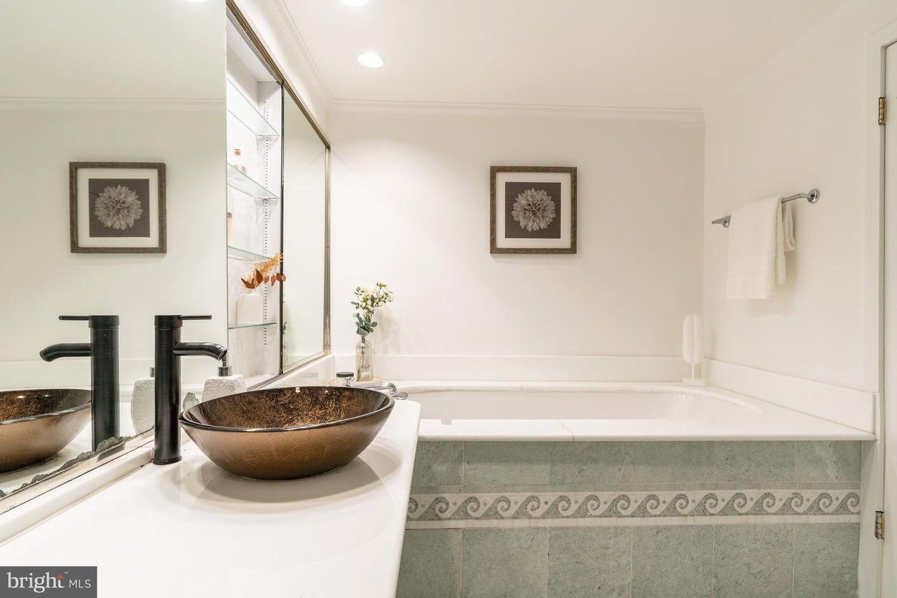 2700 Virginia Ave NW Unit 101/102