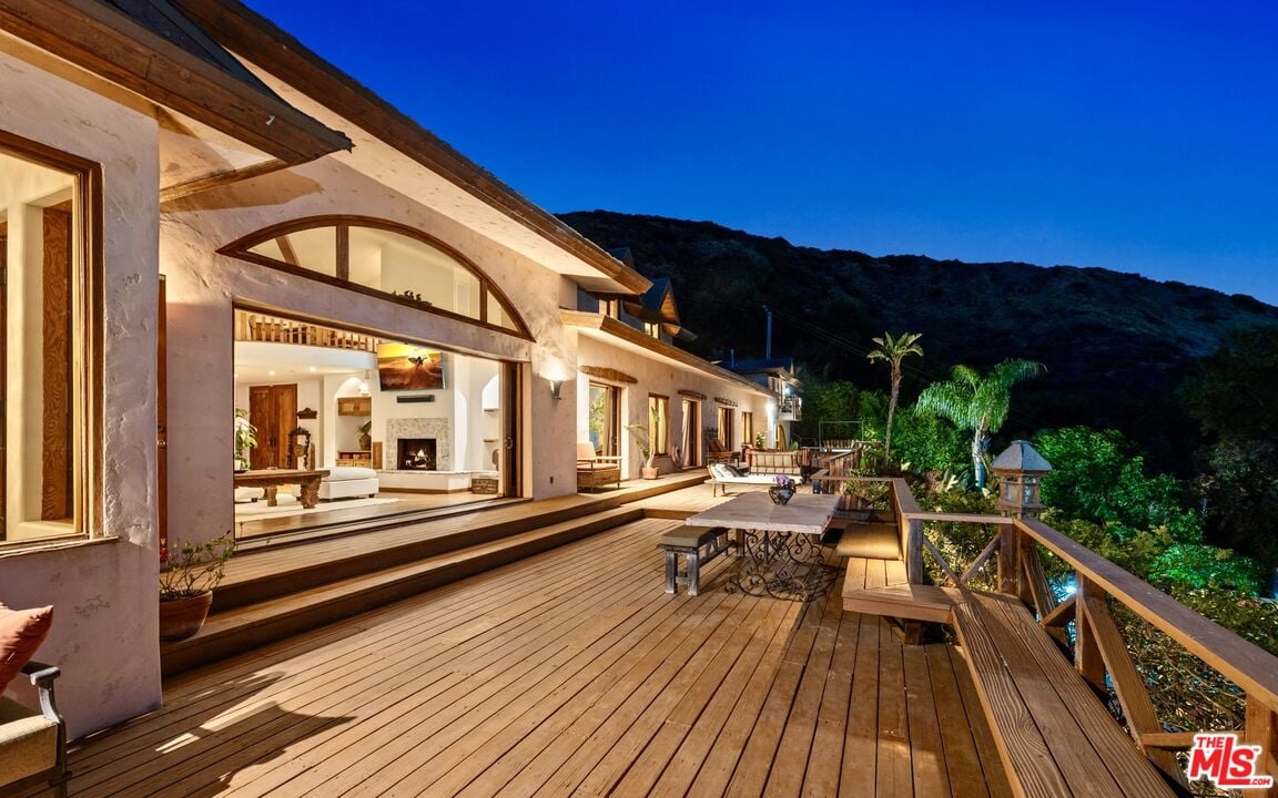 Little Rock Way, 90265