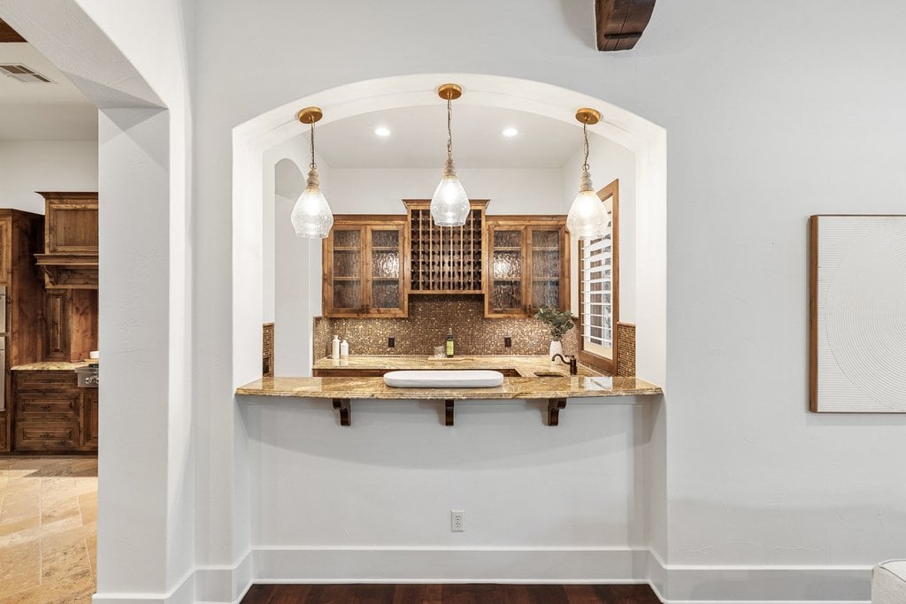 16005 Pontevedra Place