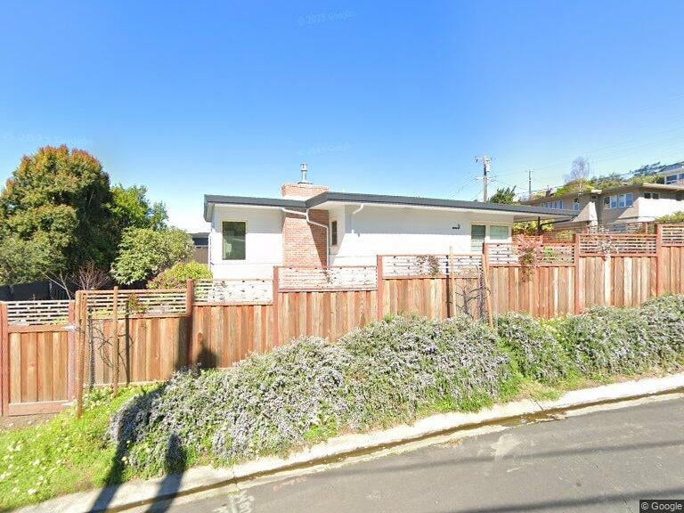 9 Arlmont Dr