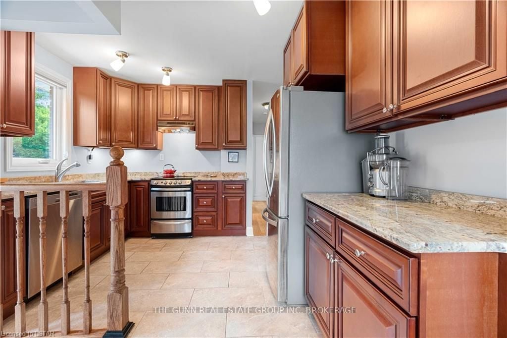 382 Colville Blvd