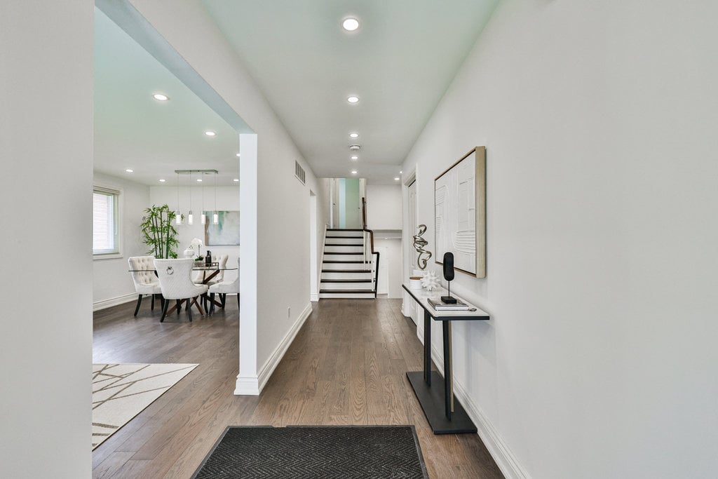2500 Poplar Cres
