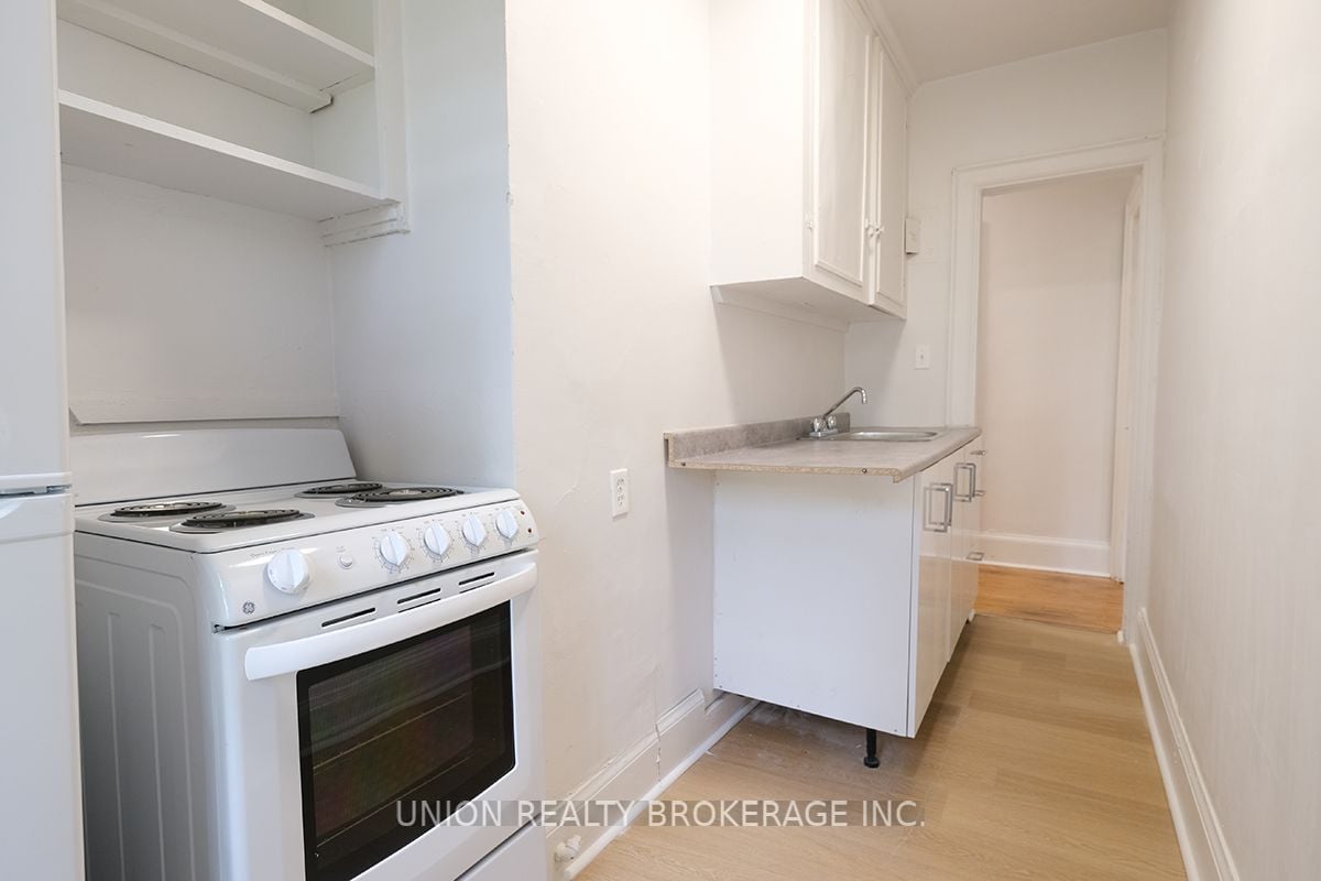 59 Balsam Ave, #17