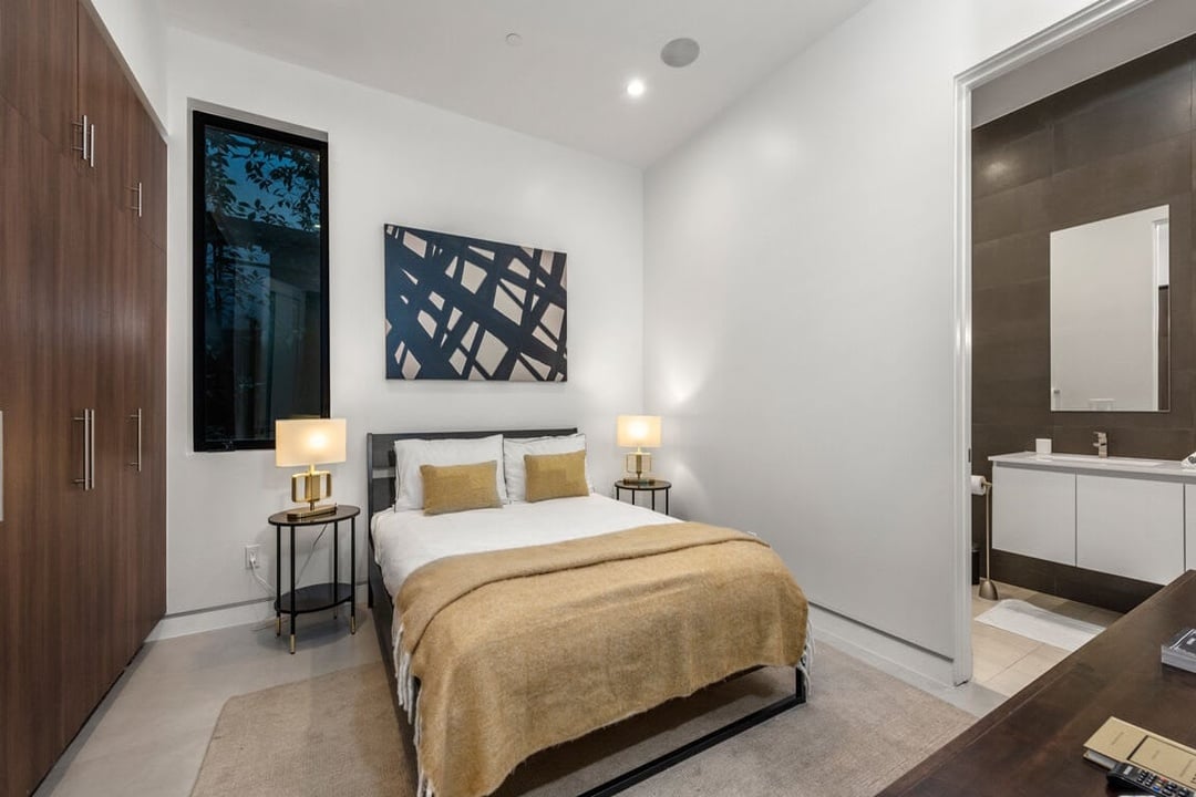 Garden Crescent, North Harper Avenue, 90048