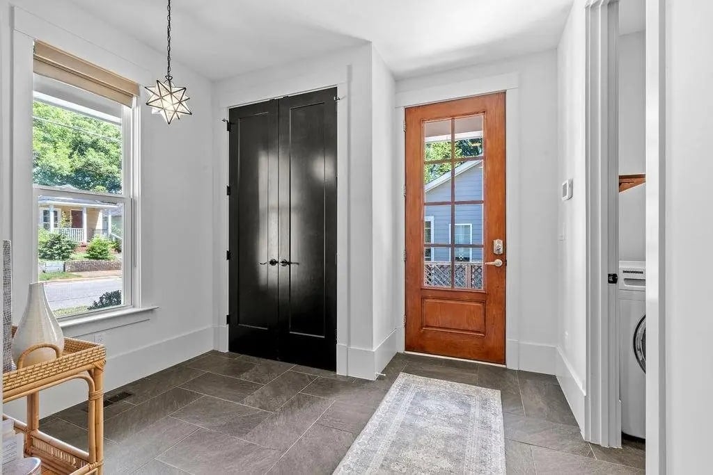 1208 S Bloodworth St