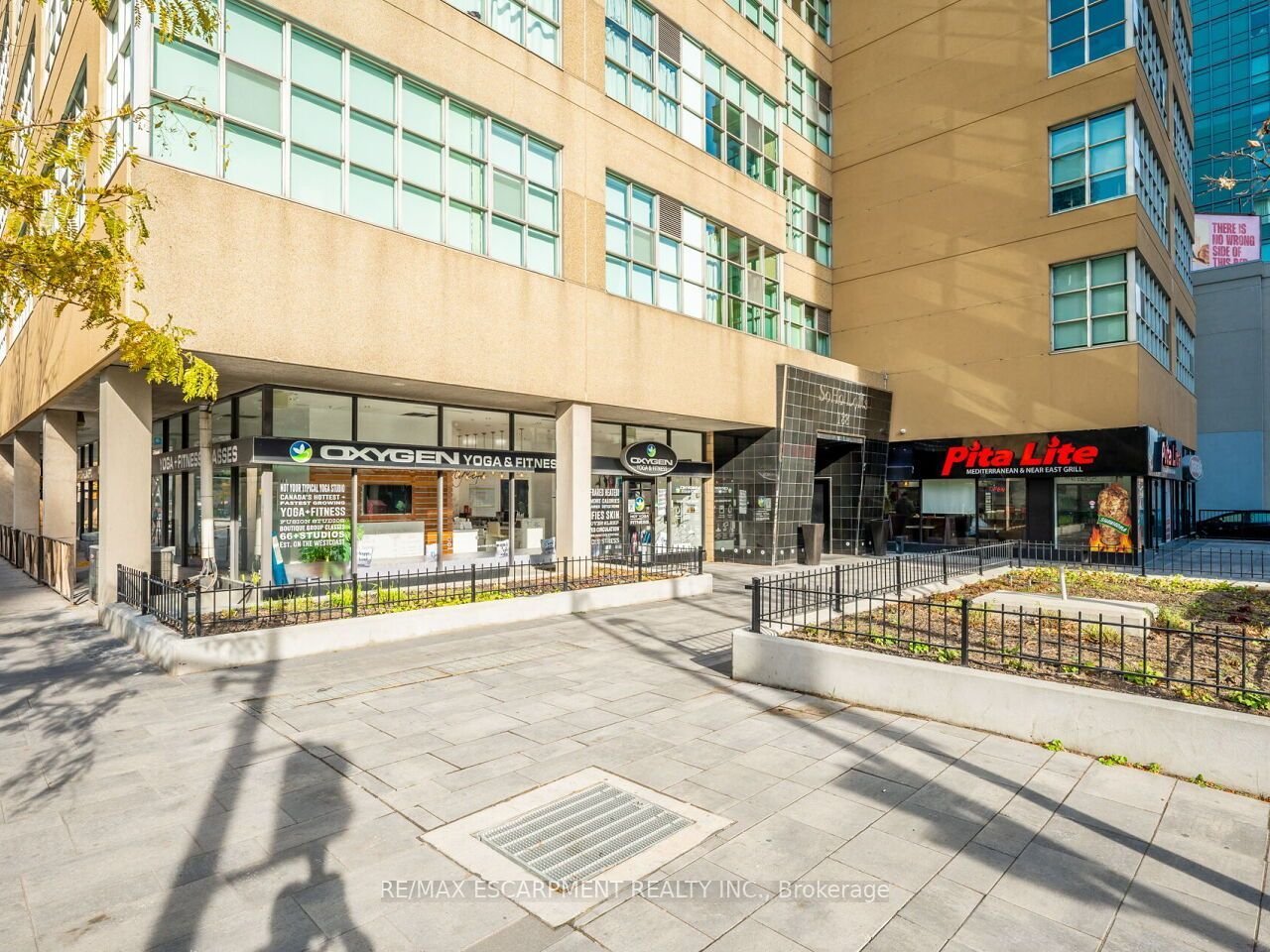 BEGINNER LUXURY IN MIDTOWN 