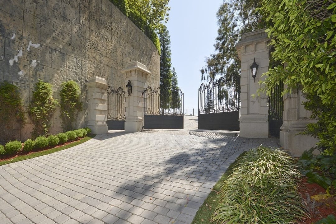 Grandeur Retreat