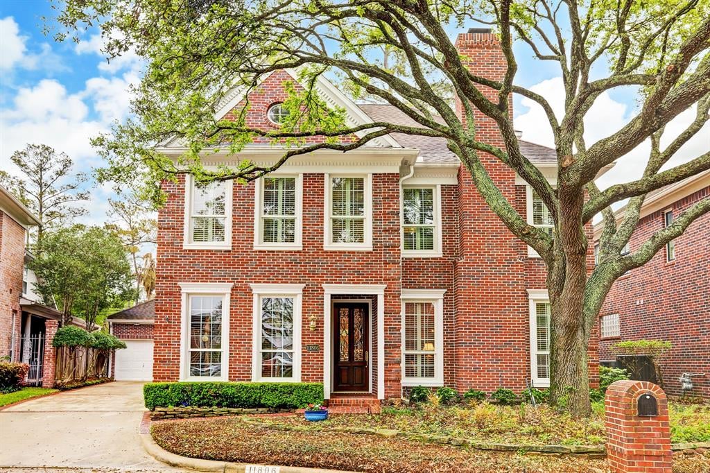 11806 Village Park Cir