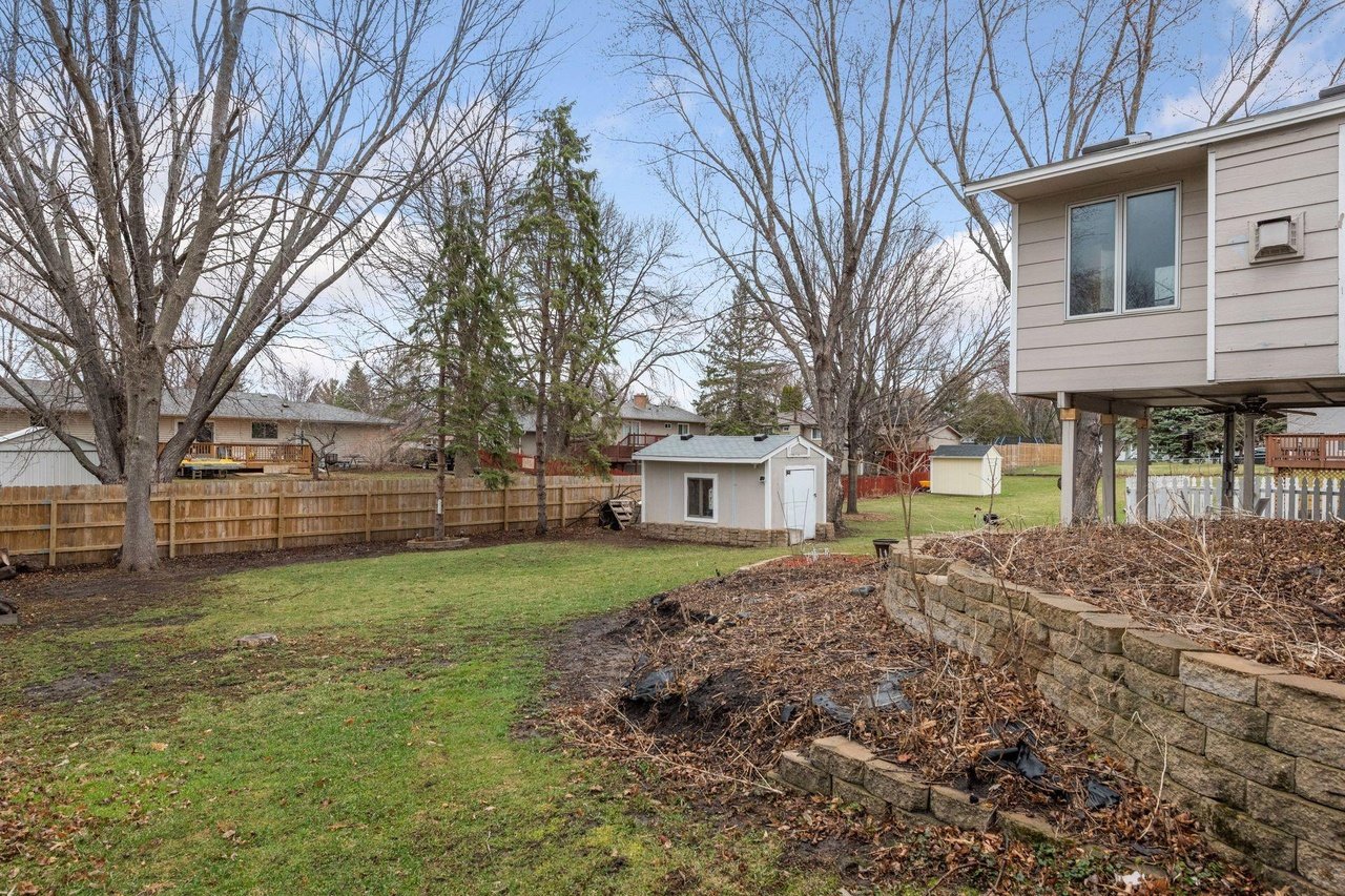 1713 Deerwood Dr