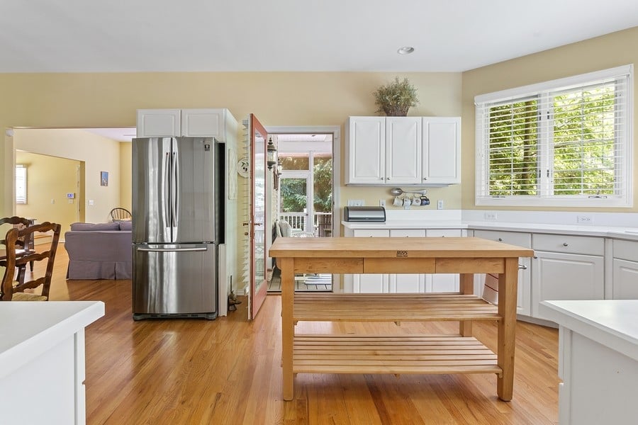 Charming Forest Beach Cottage Home 