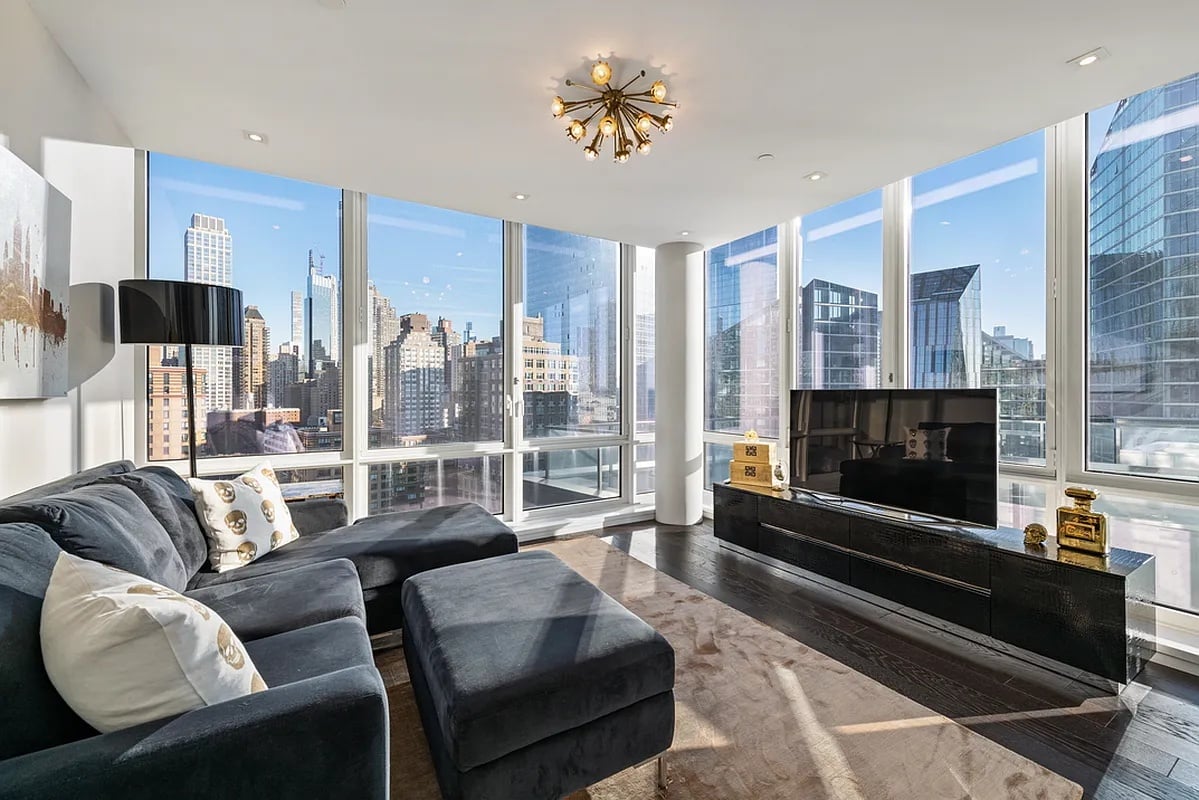 60 Riverside Blvd #2102