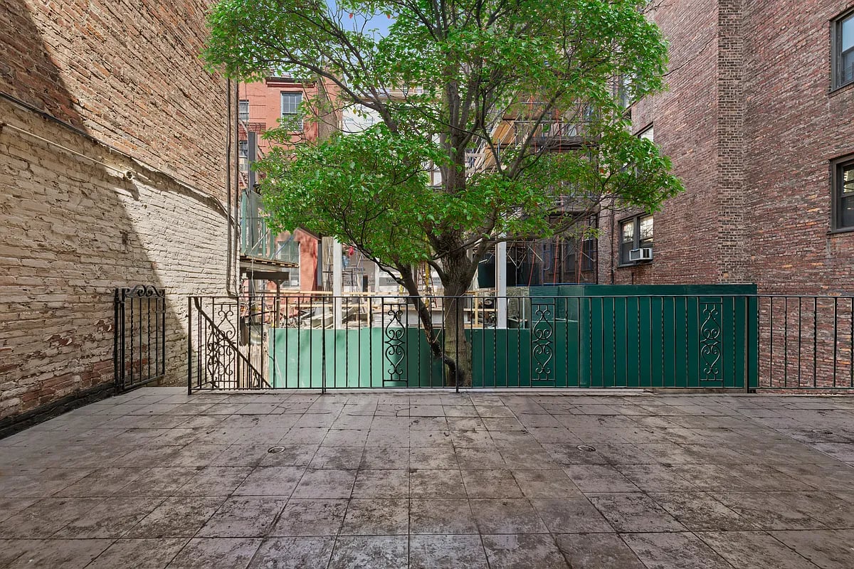 23 East 9th Street