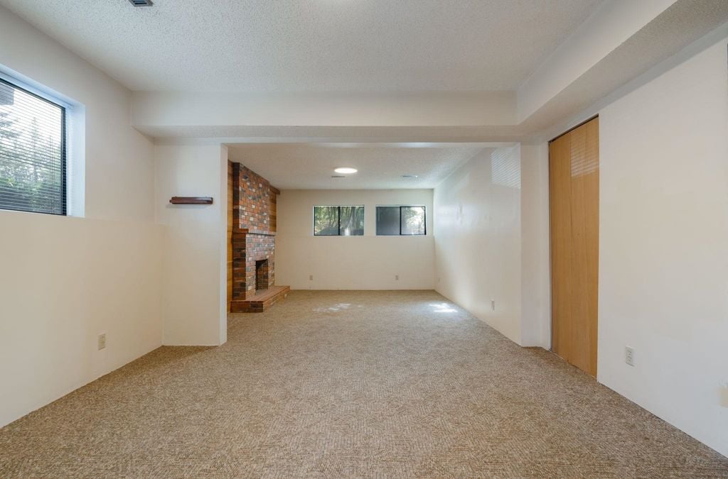 11487 Somerset Cres