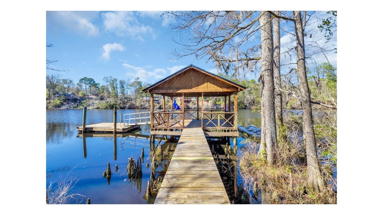 The Homestead on Chippewa Lane: A Waterfront Retreat on Black River, Georgetown SC