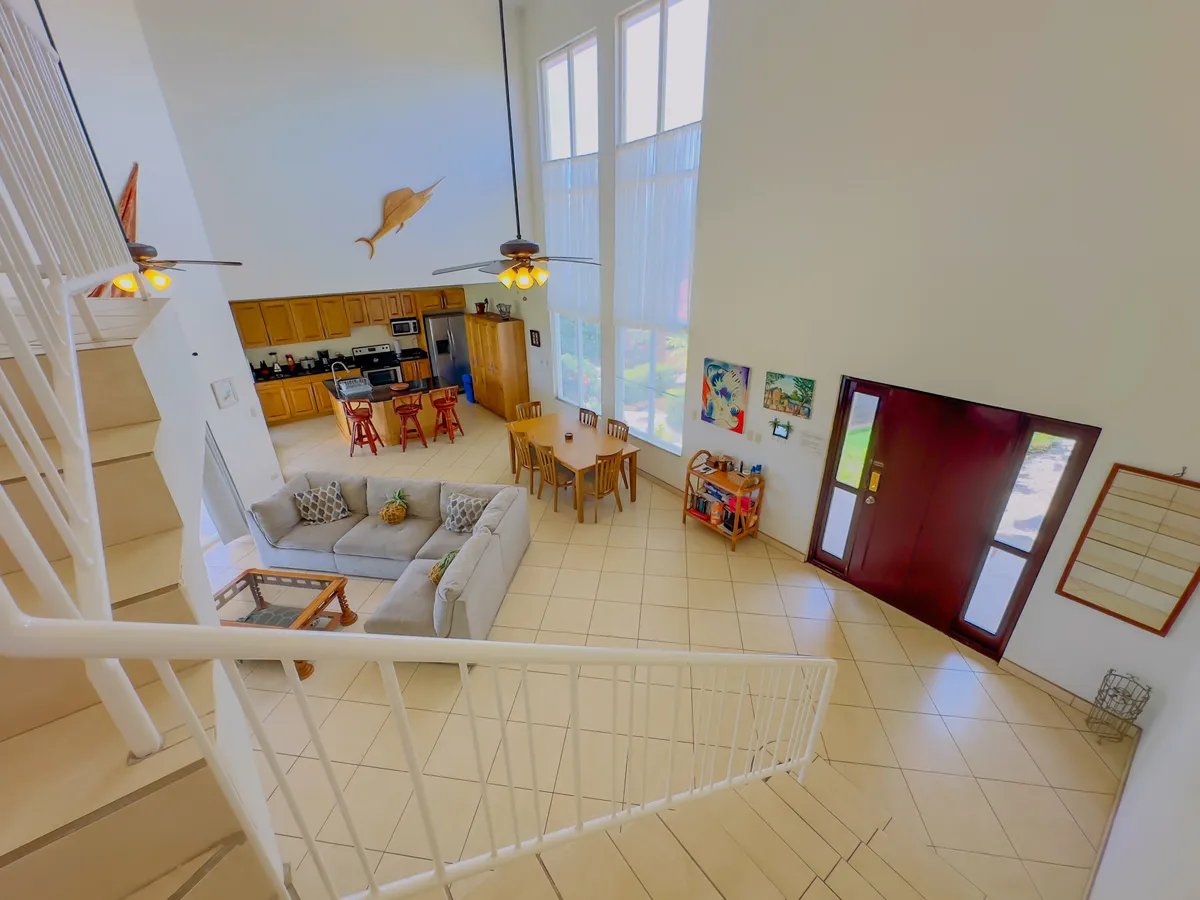 Ocean View Home in Altos del Cacique