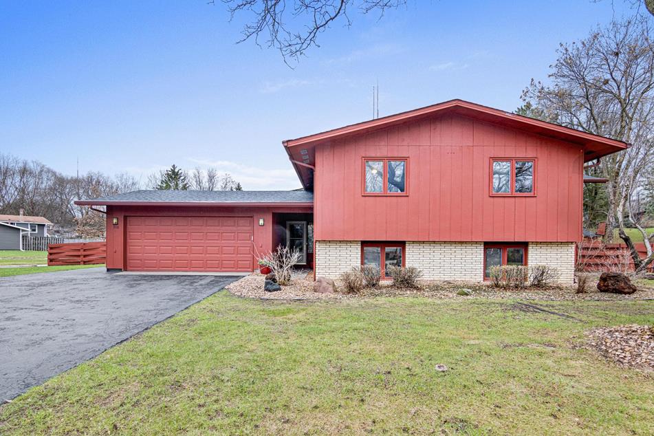 910 Colleen Ave