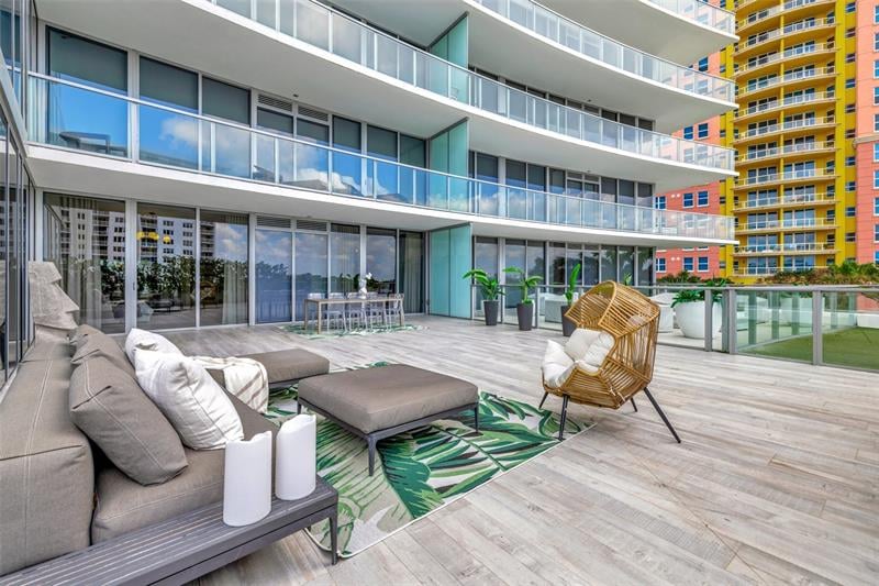 2200 N Ocean Blvd: Unit S303