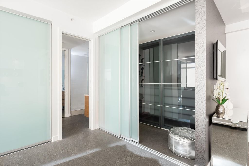 256 E 2nd Ave, #401