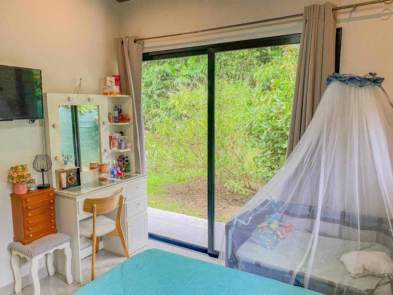 3-Bed Home on Calle Principal Ojochal with River & Jungle
