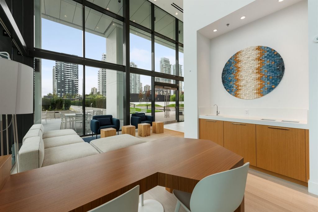 2425 Alpha Ave, #307