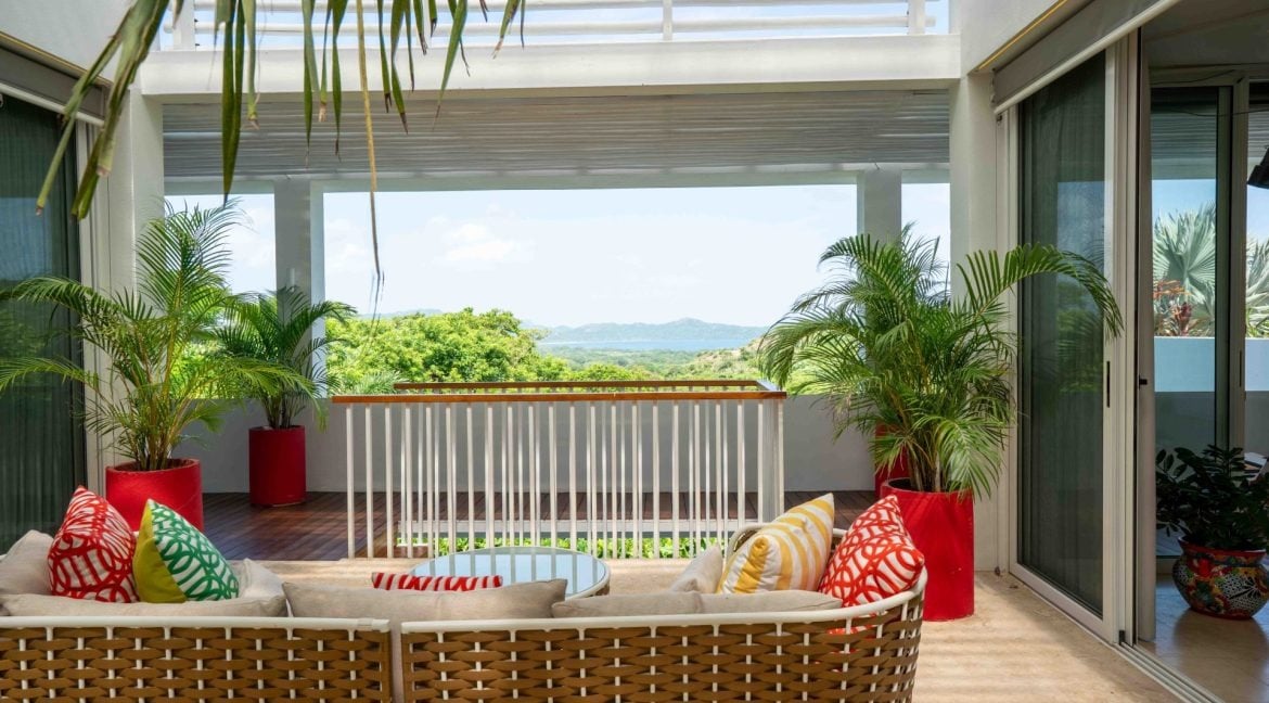 Ocean View Residence in Miramar