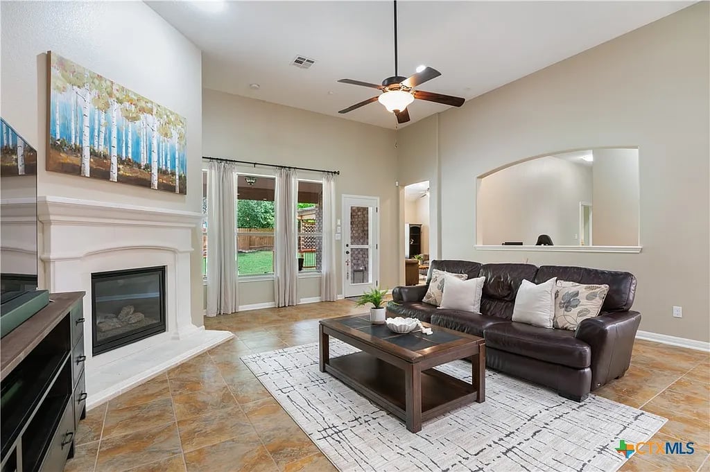 2420 Champions Corner Dr