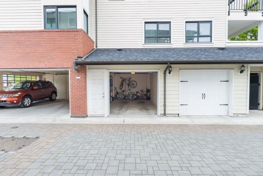 1130 Ewen Ave, #3