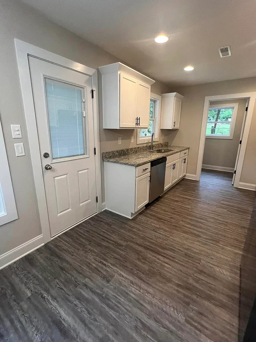 375 Woodside Ln