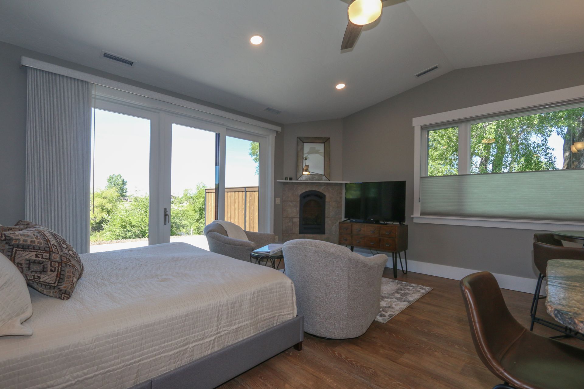 19 Creekside Ln