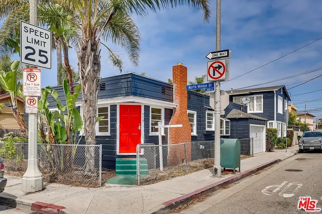 319 N Venice Blvd