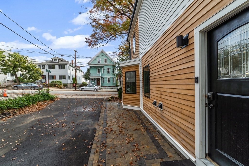 90 Holworthy St Cambridge, MA 02138