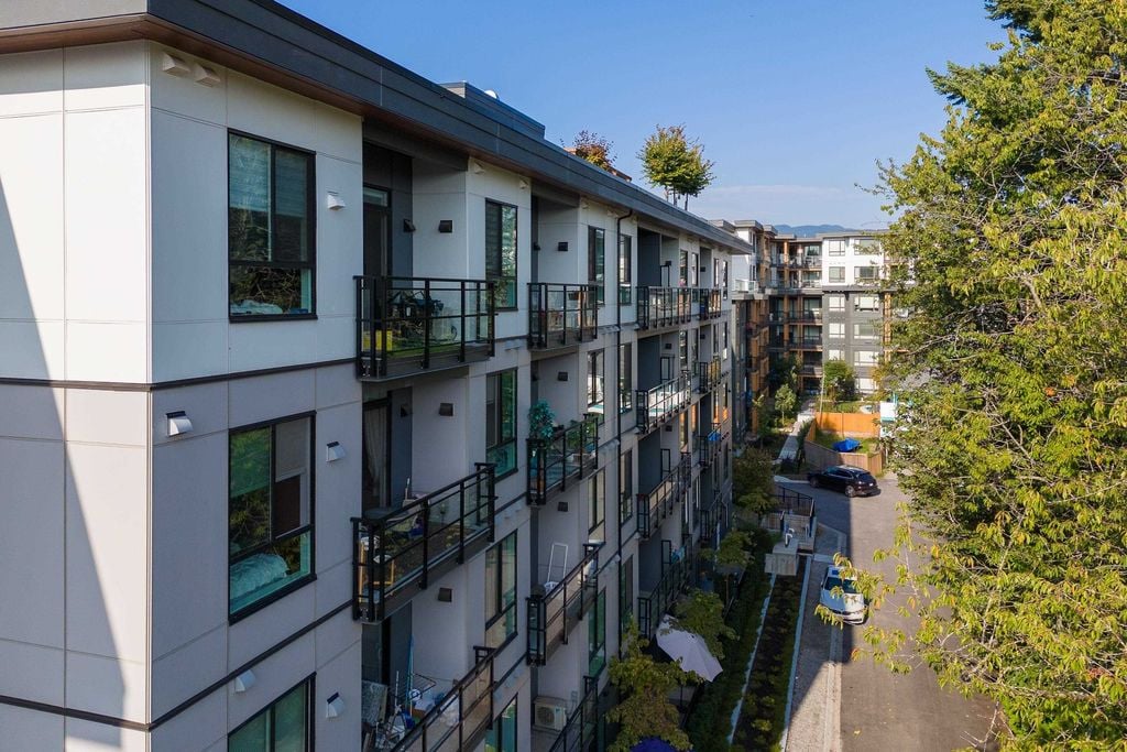 700 Clarke Rd, #502