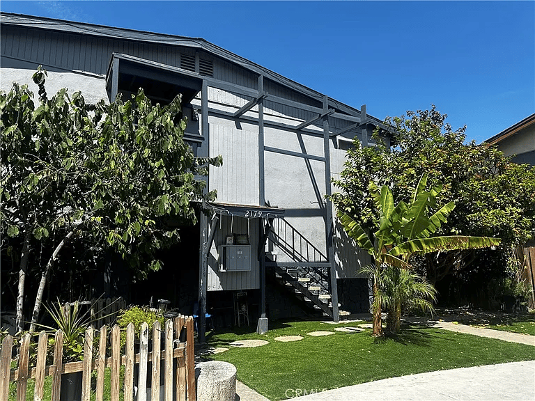 2179 W Brownwood Ave