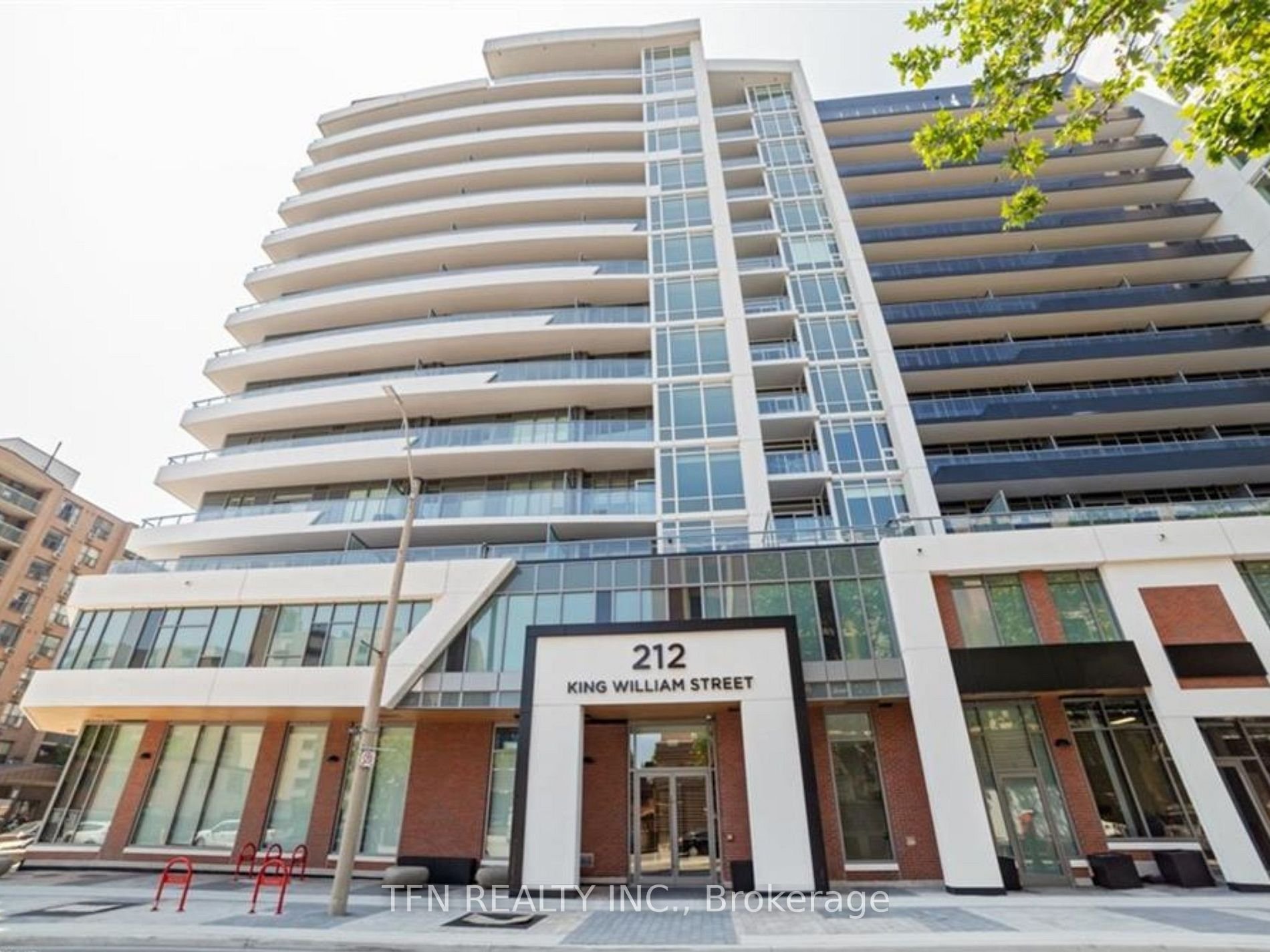 212 King William Street Unit: 910