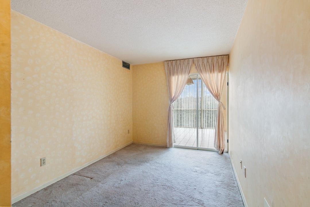 40 Harding Blvd #604