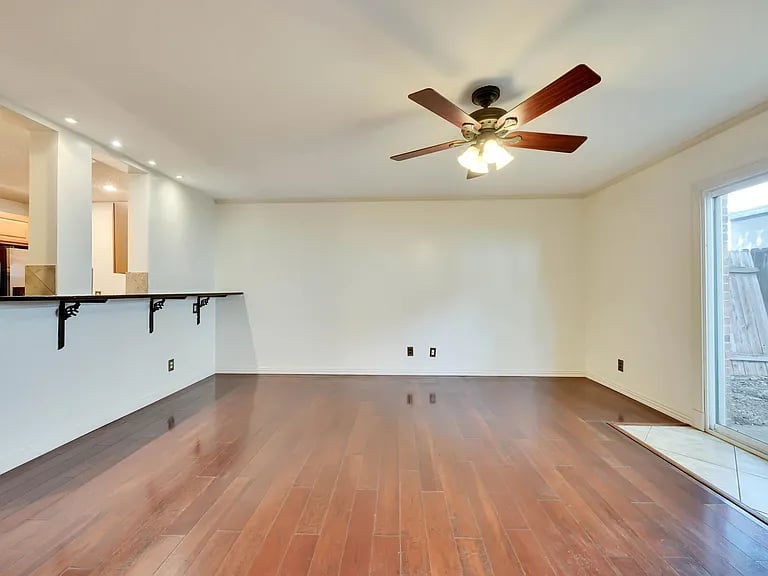2122 Hancock Dr, #120