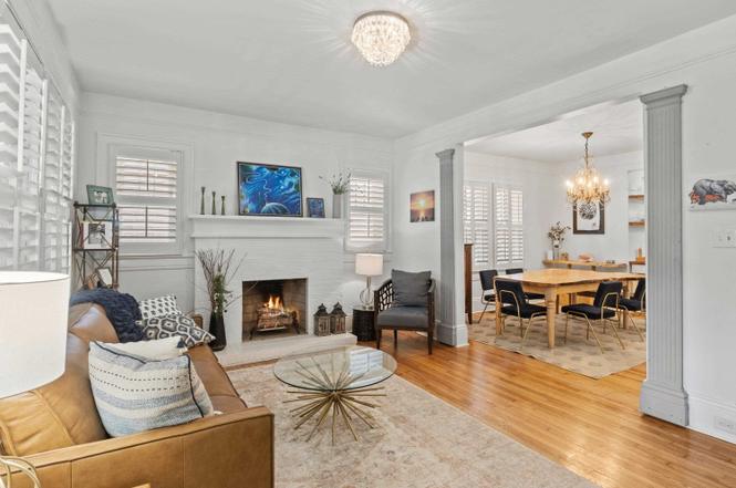 200 W Roanoke Park Dr