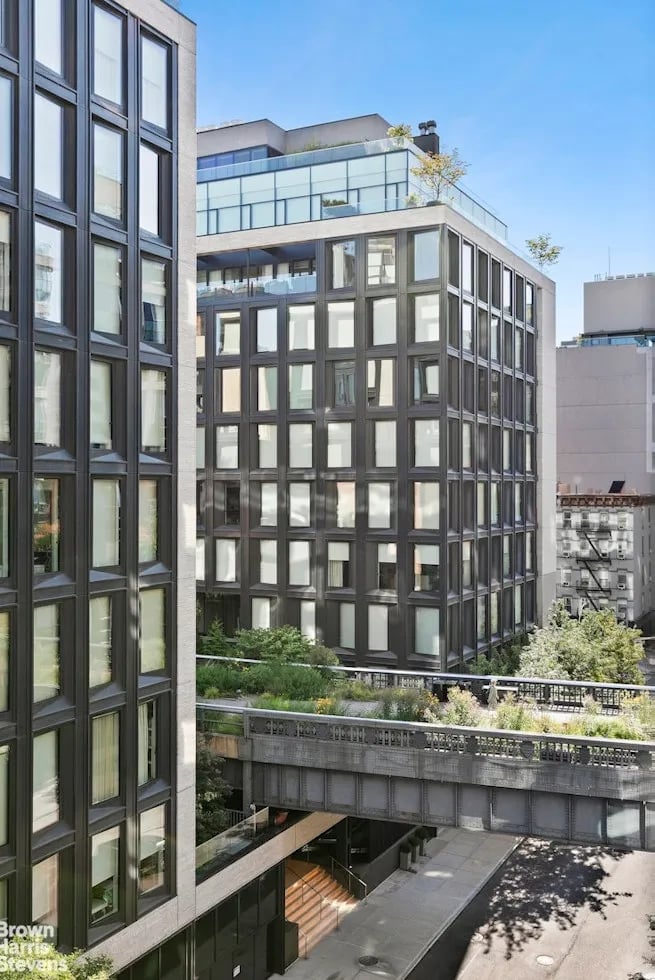 520 West 19th Street Unit: 6C