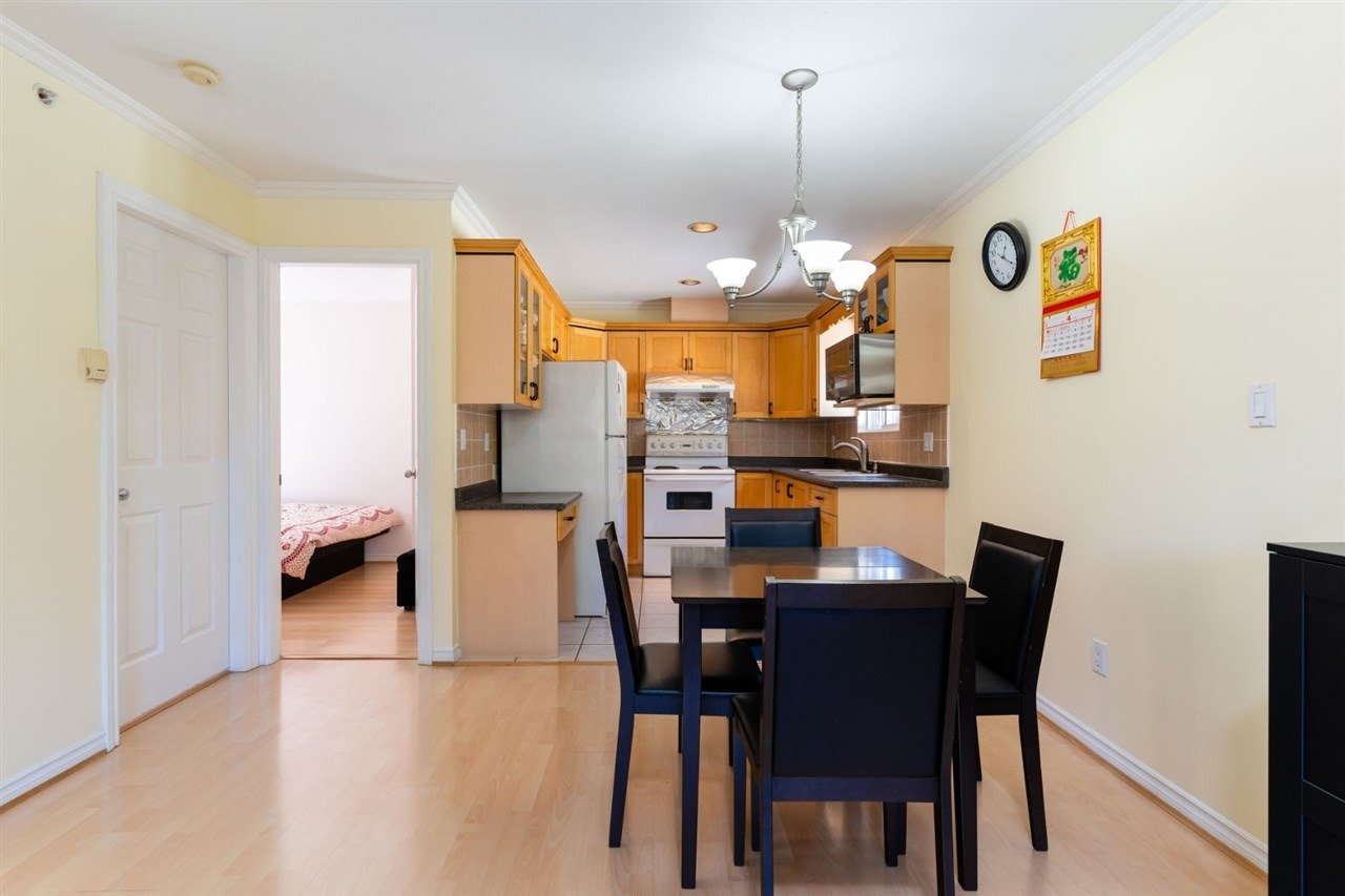 2821 Victoria Dr