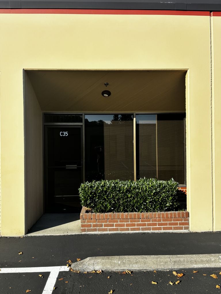 309 S Cloverdale St - Sublease