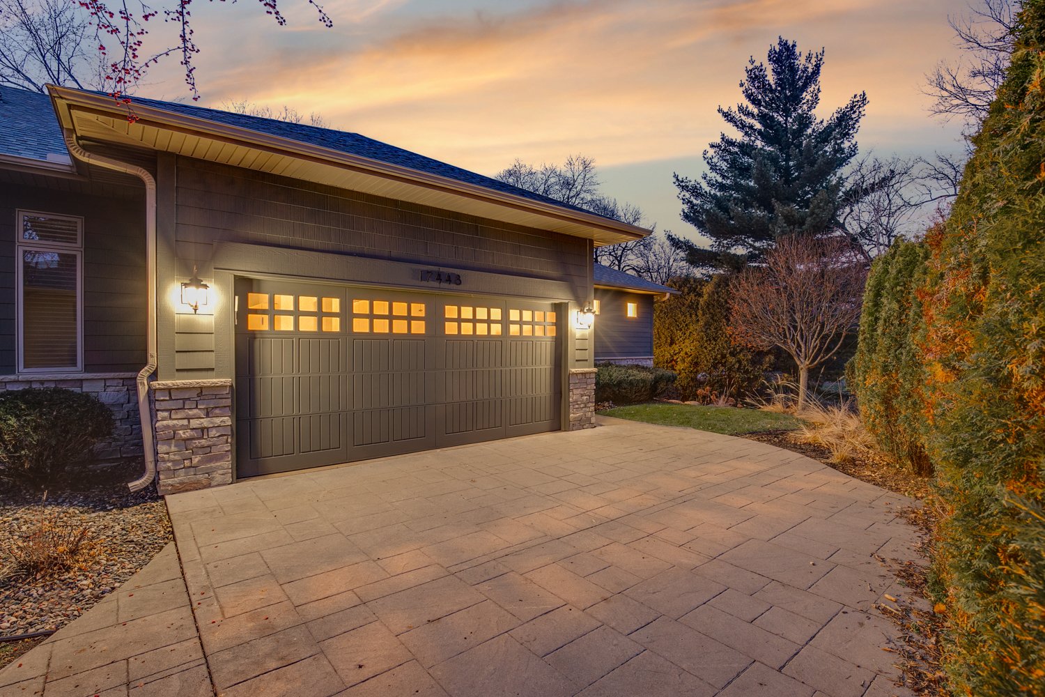 Luxurious Walkout End-Unit in Private Setting