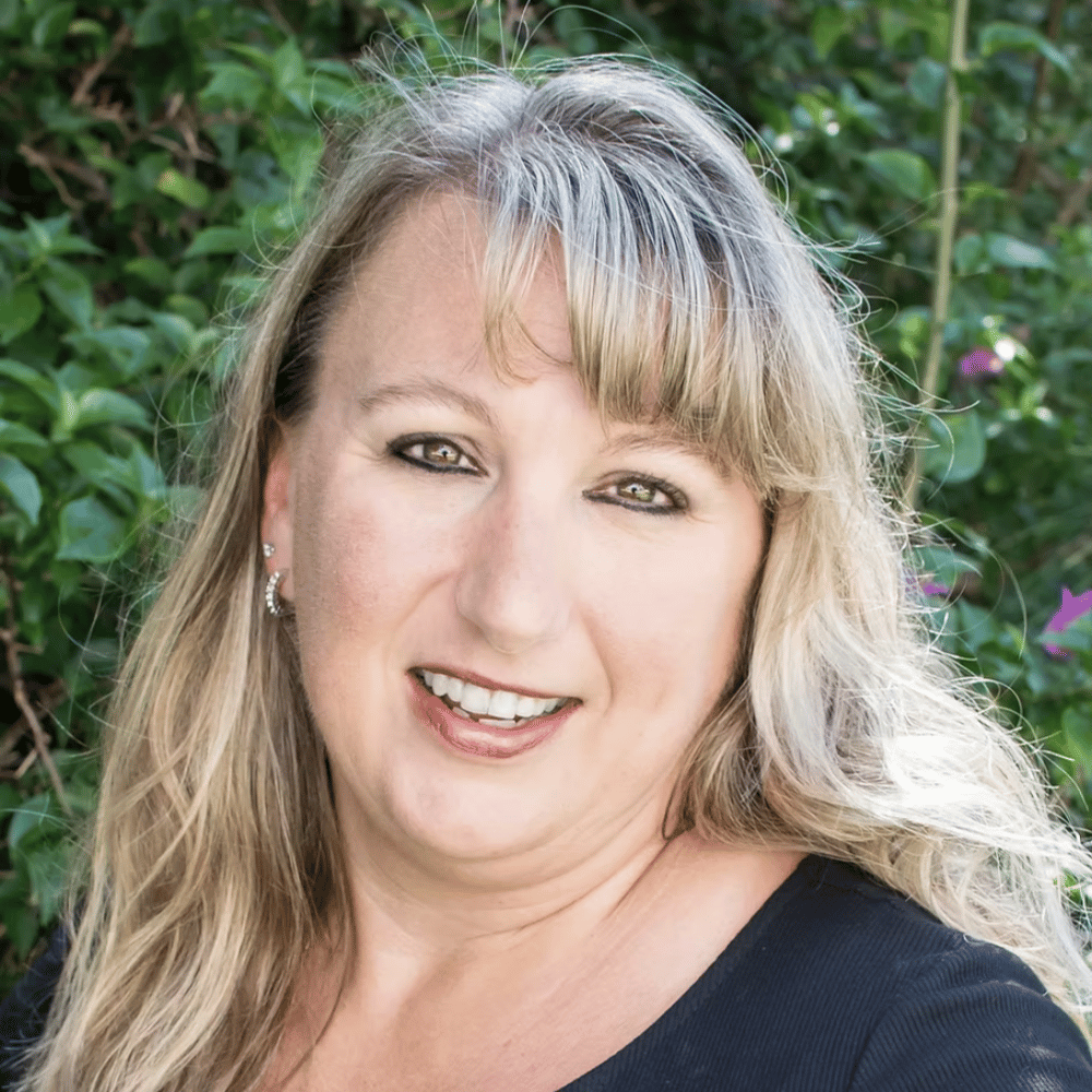 Tammi Deinlein Sarasota, FL Real Estate Agent Headshot