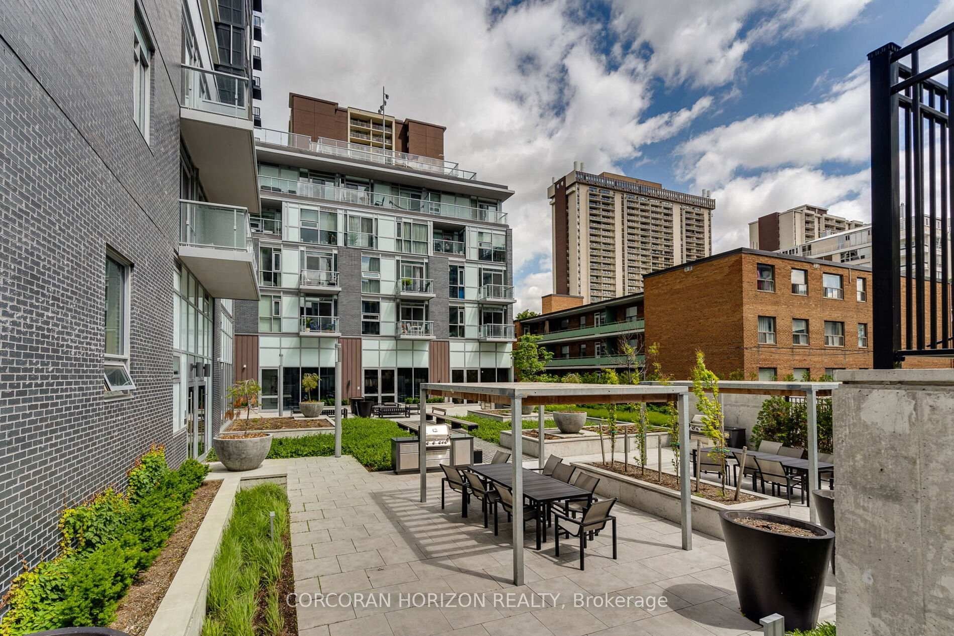 PENTHOUSE OPULENCE BY THE EGLINTON LRT