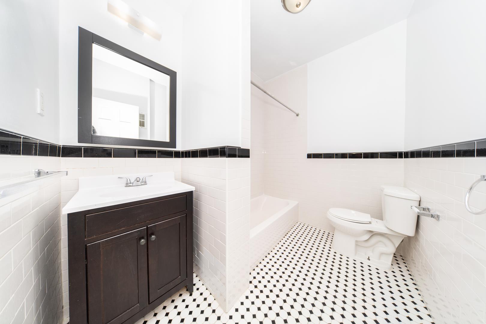 216 Macon Street, Apt 1