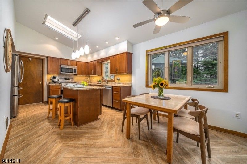 15 Kilmer Dr