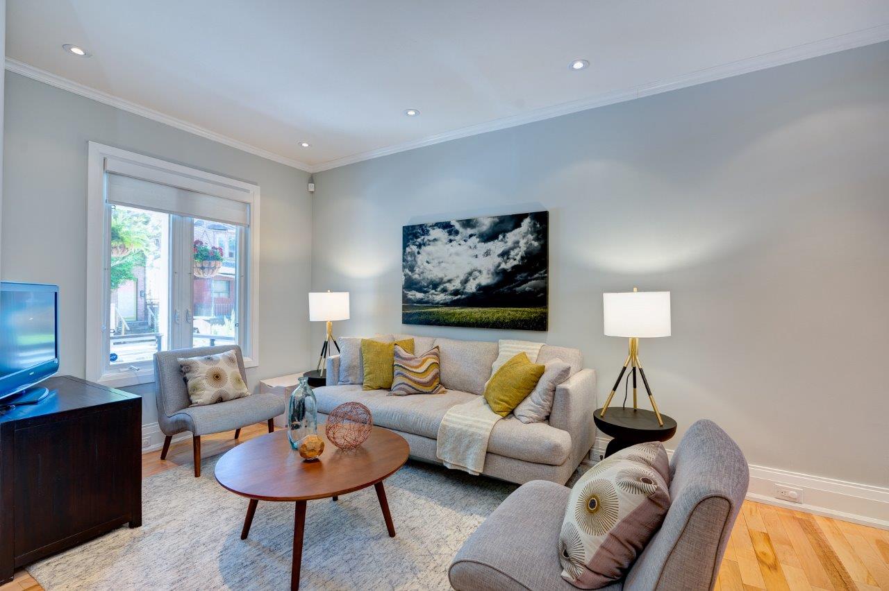 23 1/2 Winnifred Ave