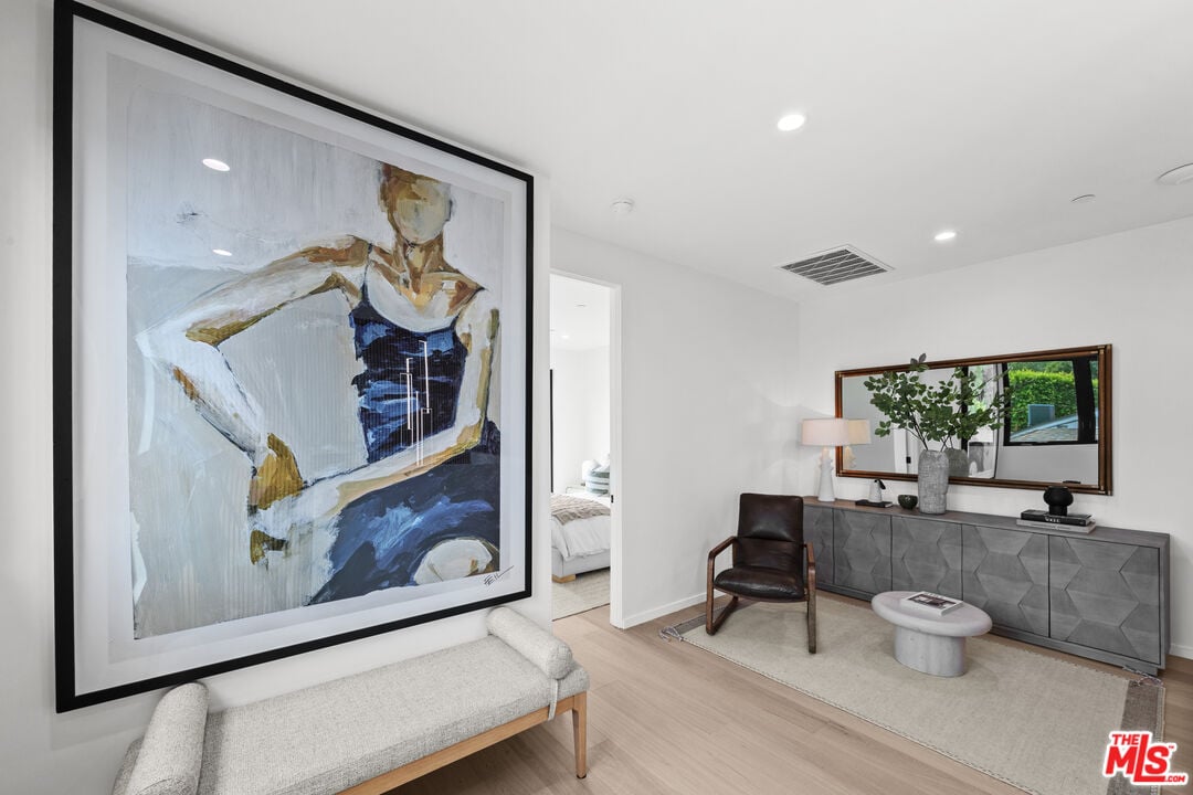 Castle Heights Pl, 90034